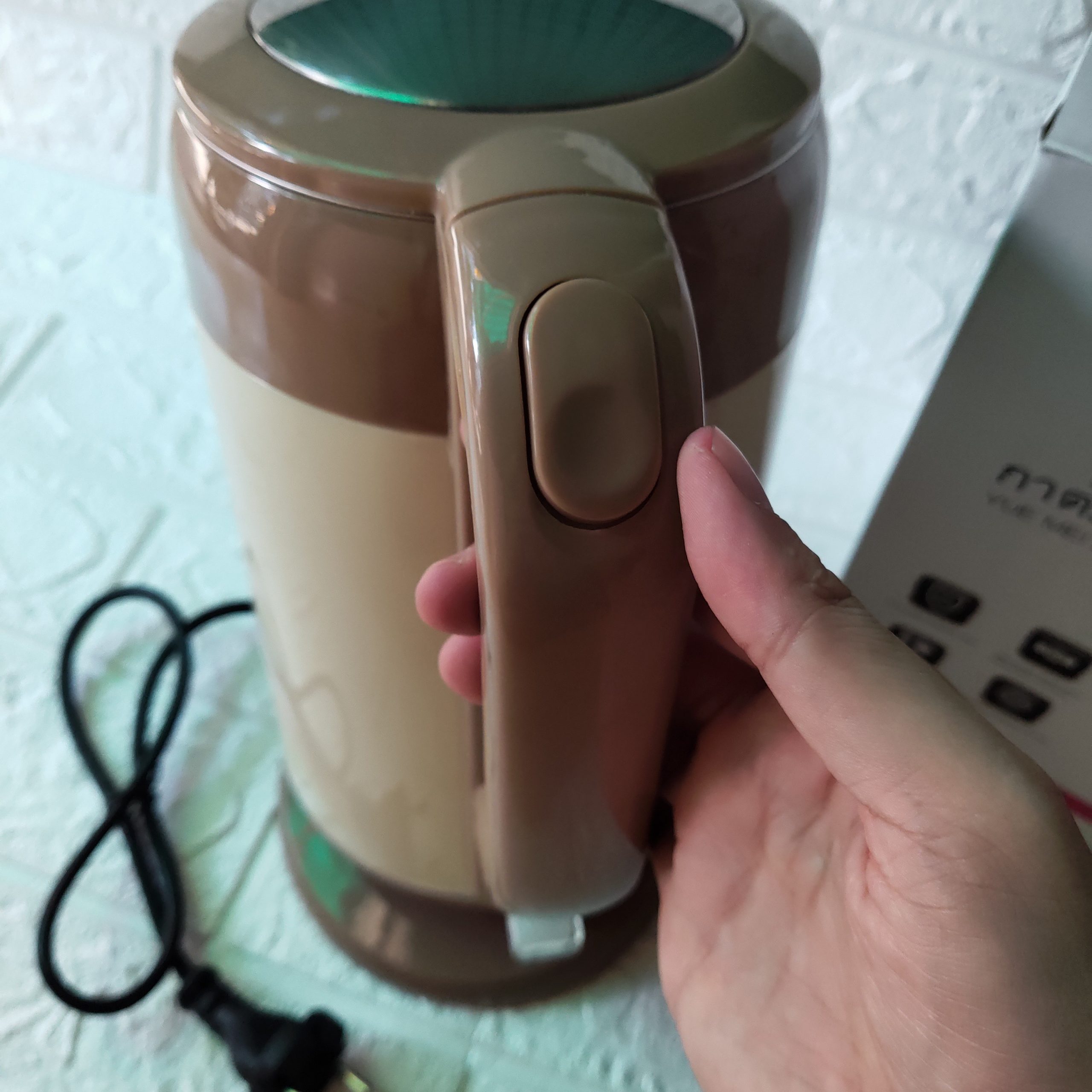 5 binh dun nuoc Yuemei 2.5L